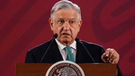 AMLO gira memorándum contra influyentismo; incluye a sus familiares