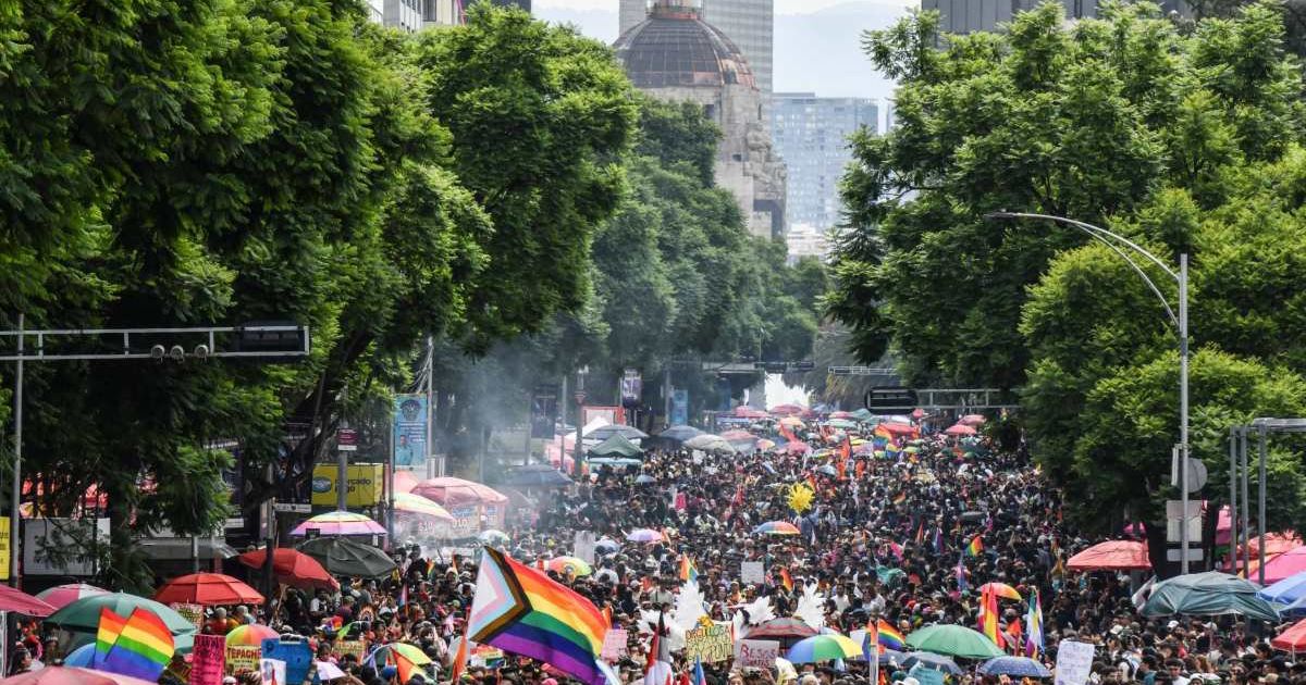 Marcha del Orgullo LGBT 2025 en CDMX rompe récord; asisten 800 mil personas