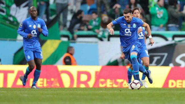 hector herrera y jesus corona porto de portugal.jpg