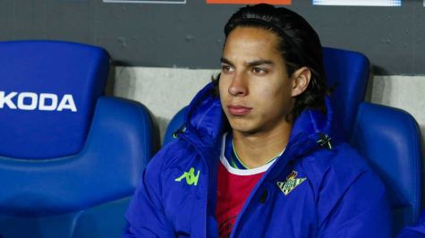 En Betis aceptan no estarle dando minutos a Diego Lainez