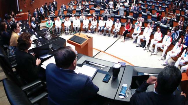 Senado reconoce medallistas de Lima 2019.jpg
