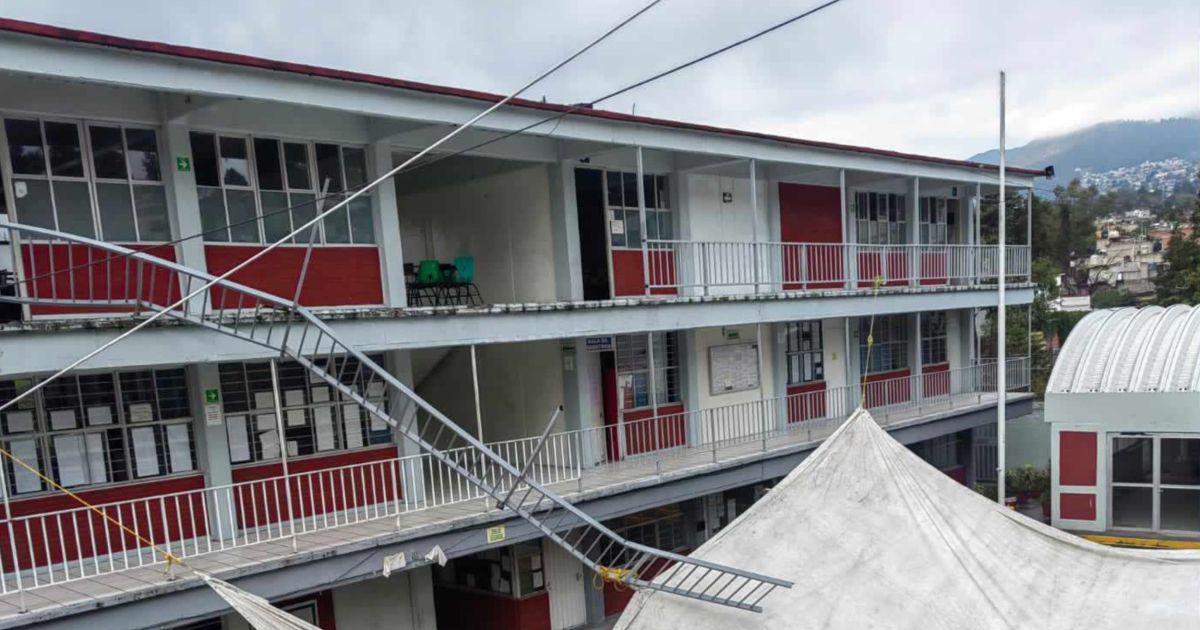 Cae barandal de Conalep de la Magdalena Contreras