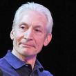 Libros de Charlie Watts, exbaterista de The Rolling Stone, se exponen en Londres previo a subasta