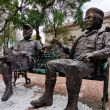 Estatuas de Fidel Castro y Che Guevara en la Tabacalera