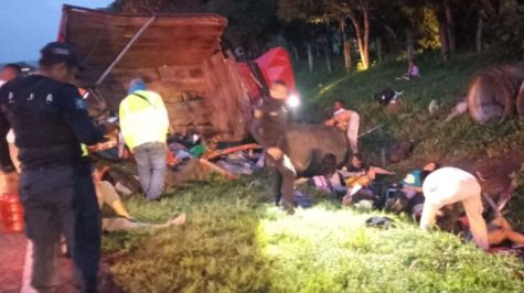 Accidente carretero en Pijijiapan- Tonalá deja al menos 10 muertos