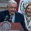 AMLO felicita a Beatriz Gutiérrez Müller por su nuevo libro AMLO felicita a Beatriz Gutiérrez Müller por su nuevo libro