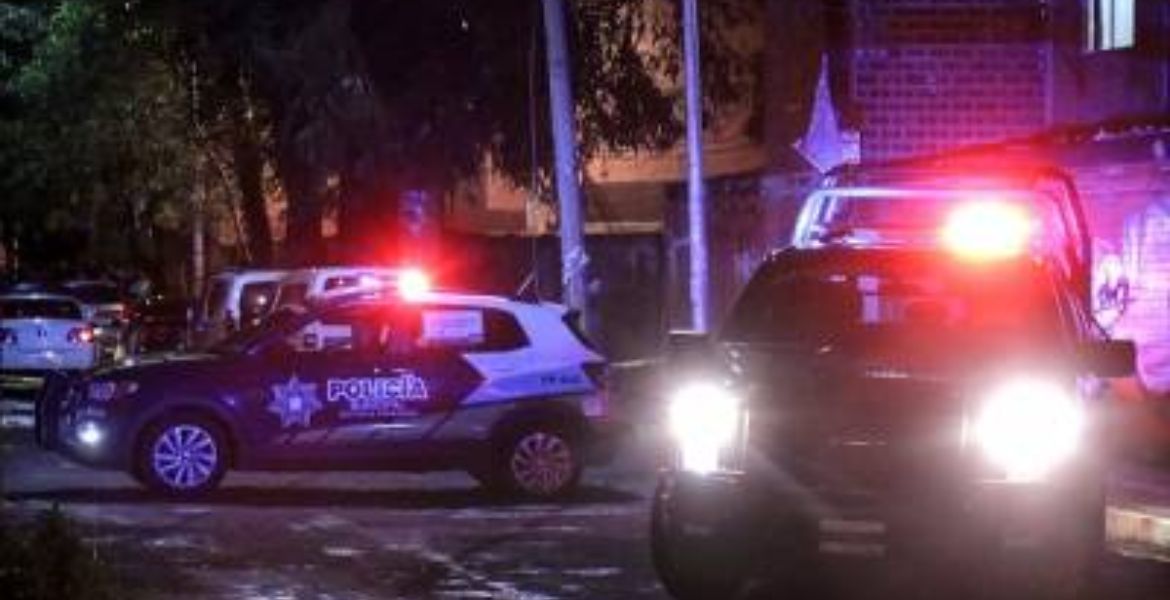 Hallan los cadáveres de madre e hijo en unidad habitacional de Puebla