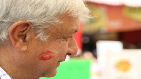 Afirma vocero de AMLO que uso de avioneta no da fin a campaña austera