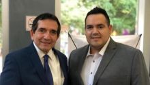 Héctor Melesio Cuén Díaz (der.) junto a su padre, el fallecido Héctor Melesio Cuén Ojeda (izq.)