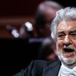 El cantante Placido Domingo canta durante un concierto hoy en el Teatro Colón de la ciudad de Buenos Aires, Argentina.
