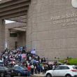 AMLO pide no suspender el salario a trabajadores del Poder Judicial en paro 