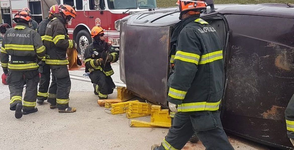Al menos 10 muertos y 51 heridos dejó un accidente carretero en Brasil