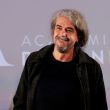 El director Fernando León de Aranoa posa para los medios tras conocer que su película 'El buen patrón' representará a España en los Oscar durante un acto celebrado este martes en la Academia del Cine.