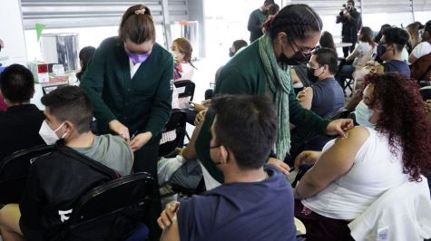 Esperan inocular a cerca de 390 mil adolescentes contra la Covid-19 en CDMX