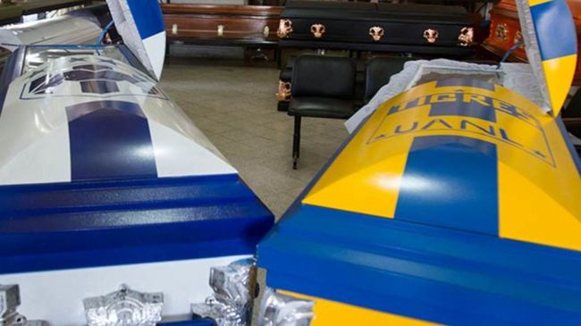 Hasta el más allá con los colores de Tigres y Monterrey.jpg