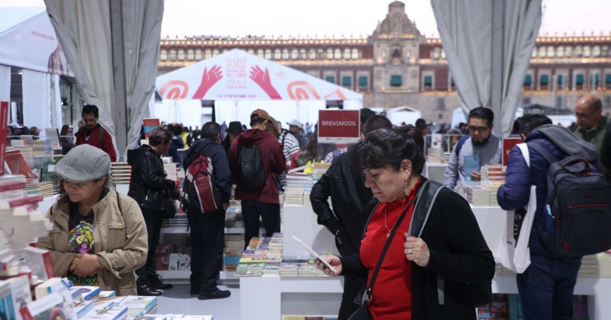 Clara Brugada inaugura la XXIV Feria Internacional del Libro en el Zócalo