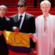 Juan Pablo Urrego, Apichatpong Weerasethakul, Elkin Diaz, Tilda Swinton y Jeanne Balibar durante el Festival de Cannes en julio de 2021.