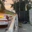 Motociclista muere al chocar contra poste en avenida Río de los Remedios
