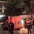 Pipa de agua tratada se vuelca en Jardines del Pedregal a la altura de Plaza Artz