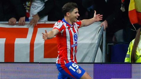 Par de mordeduras letales de 'La Araña' Álvarez fulminan al Leverkusen