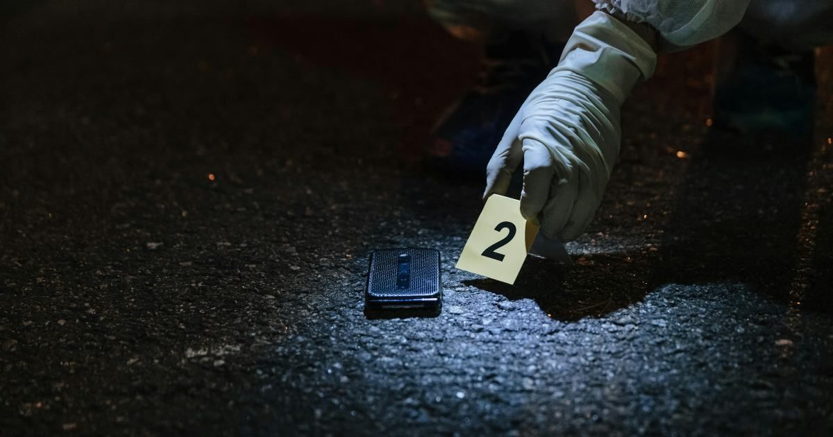 Asesinan a balazos a una mujer frente a sus hijos en Monterrey