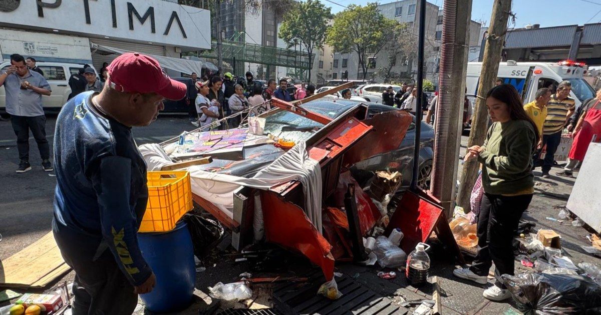 Arrolla mujer a tres adultos mayores en San Antonio Abad, colonia Tránsito