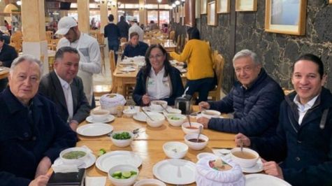 Espada de Dos Manos: Se le derritió la máscara a López Obrador