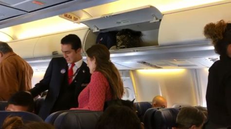 Nuevamente, pasajeros intentan bajar de vuelo porque viajaba AMLO 