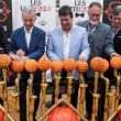 El grupo musical humorístico argentino Les Luthiers. 