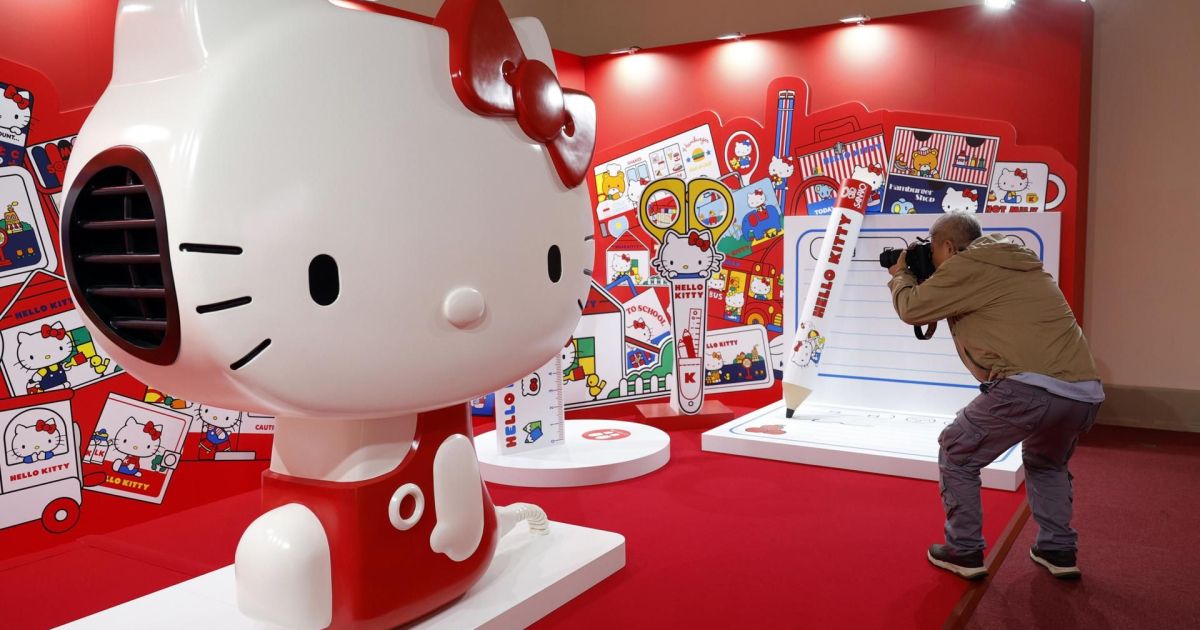 Hello Kitty celebra sus 50 años en constante evolución con una gran ...