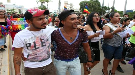 SRE pide no mostrar afecto entre personas del mismo sexo