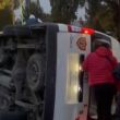 Volcadura de combi en la México-Pachuca deja al menos ocho lesionados
