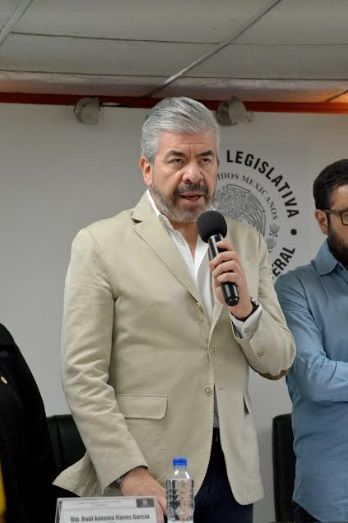 Raúl Flores.jpg