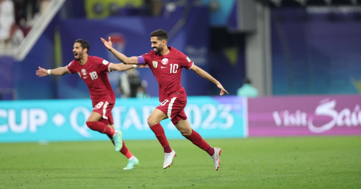 Golazo impresionante le da a Qatar victoria ante China en la Copa de Asia