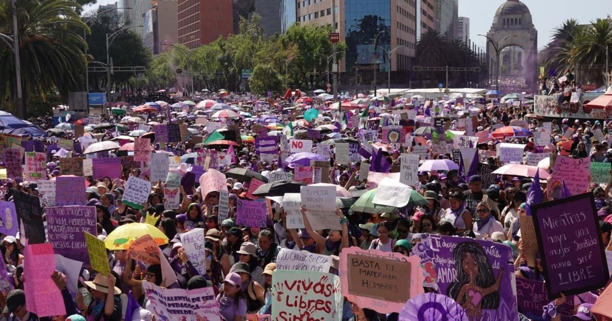 Más de 200 mil mujeres se manifestaron en el 8M en CDMX: SSC