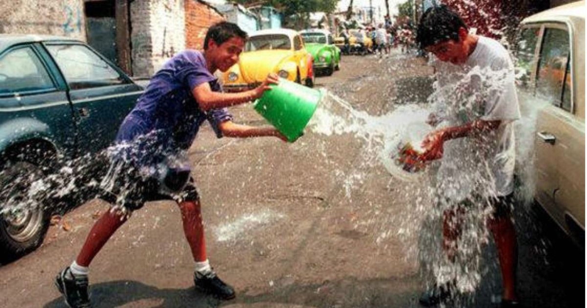Sancionan a decenas de personas por desperdiciar agua en la CDMX