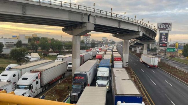 bloqueo_mexico-queretaro_21_noviembre.jpg