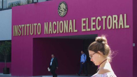 La presidenta Claudia Sheinbaum pidió esclarecer las acusaciones y afirmó que no debe existir “ninguna sombra de corrupción” en el INE. (Cuartoscuro)