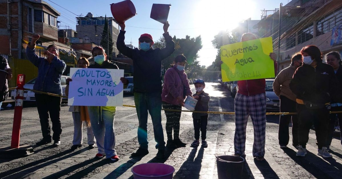 Vecinos de la Cuauhtémoc y la ÁO se reúnen para demandar la falta agua ...