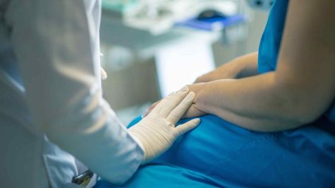 El análisis de historiales médicos de más de 150 mil mujeres en España y Noruega encontró una asociación entre el uso de cabergolina tras el parto y una reducción de aproximadamente 70% en el riesgo de cáncer de mama. (Imagen de archivo) El análisis de historiales médicos de más de 150 mil mujeres en España y Noruega encontró una asociación entre el uso de cabergolina tras el parto y una reducción de aproximadamente 70% en el riesgo de cáncer de mama. (Imagen de archivo)