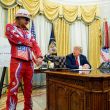 Trump Kid Rock firma orden contra reventa boletos