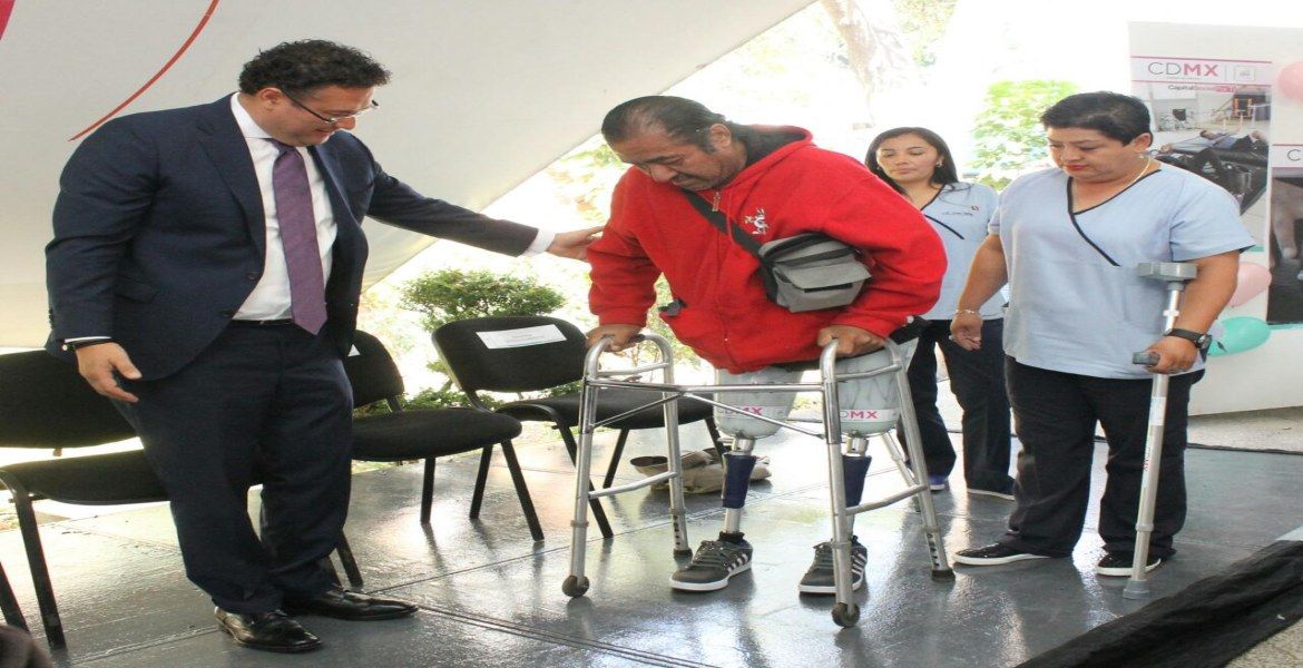 Otorgan prótesis de alta tecnología a discapacitados en la CDMX