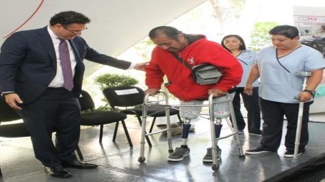 Otorgan prótesis de alta tecnología a discapacitados en la CDMX