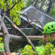 Cae cabina de teleférico en Nápoles; hay cuatro muertos y un herido grave Cae cabina de teleférico en Nápoles; hay cuatro muertos y un herido grave
