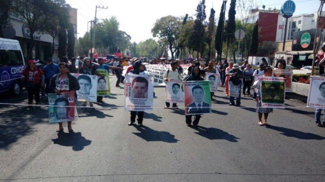 marcha basilica normalistas.jpg