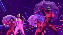 La estrella británica del pop Dua Lipa durante el concierto de su gira mundial 'Future Nostalgia', inicialmente prevista para 2020 y que fue aplazada hasta 2022 por la pandemia, este miércoles en Palau Sant Jordi de Barcelona. 