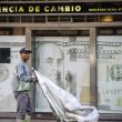 Argentina se prepara usar dolares