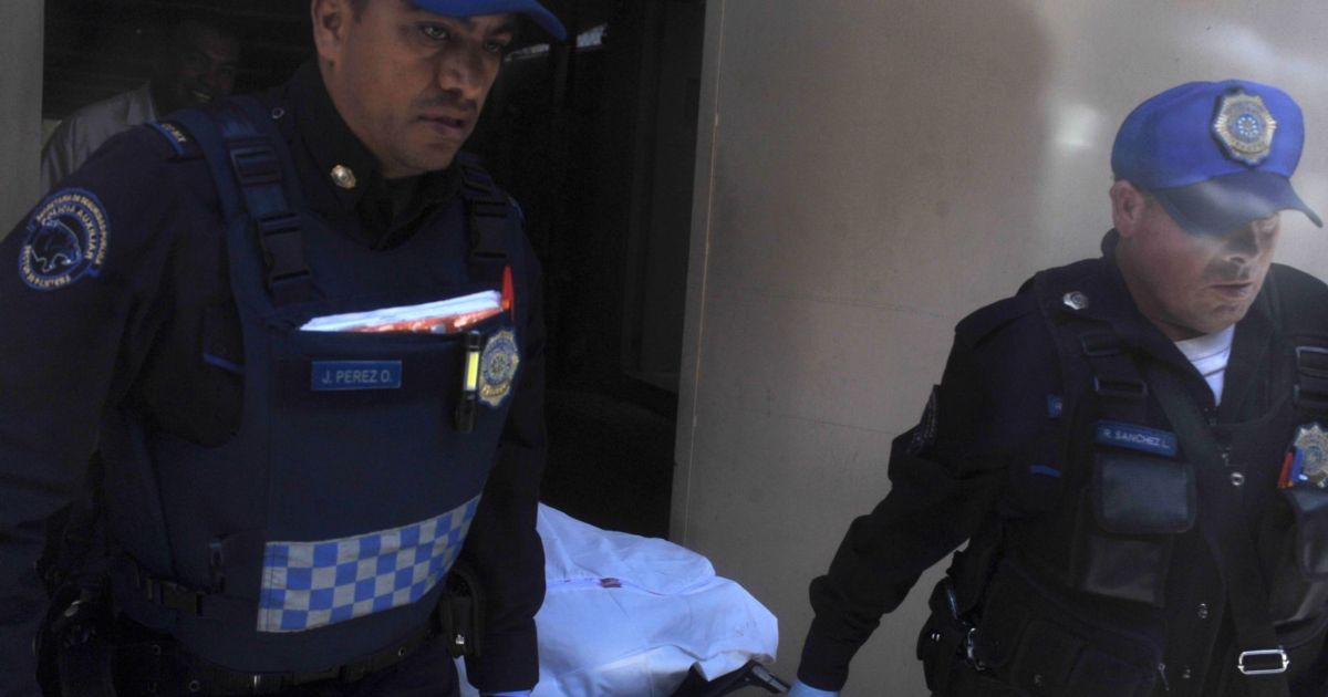 Muere hombre tras caer desde el piso 17 de un edificio en alcaldía ...