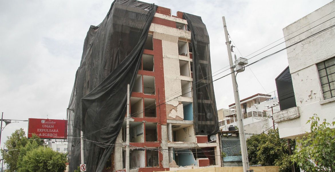 19S: En la calle Tonalá viven con temor por el edificio de Viaducto 67
