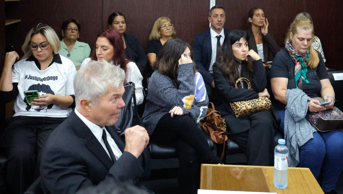 Escándalo con jueza provoca anulación del juicio por la muerte de Maradona